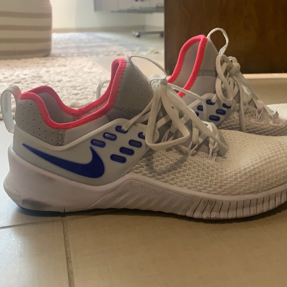 Nike metcon - men’s size 8 ( barely worn)